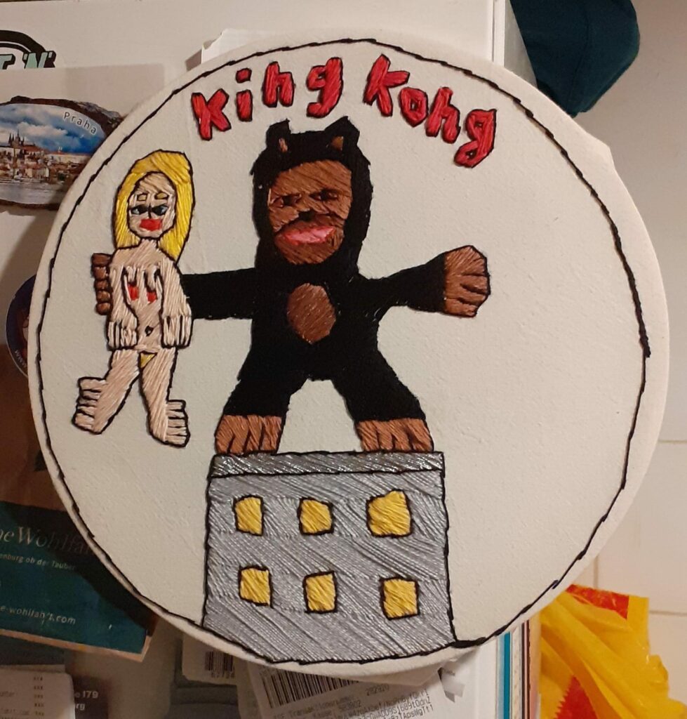 King Kong - Stickbild, rund